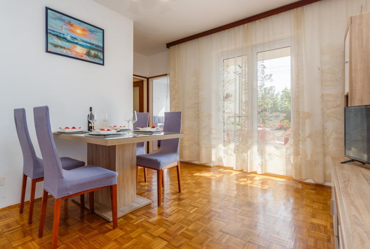 Apartment Dragica Krk Town Bagian luar foto